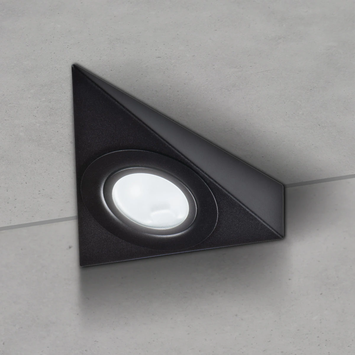 LED Möbelunterbauleuchte Aftenrød Dreieckstrahler Mit Oder Ohne Schalter Schwarz IP20 G4 12V 2 LED Möbelunterbauleuchte Aftenrød Dreieckstrahler Mit Oder Ohne Schalter Schwarz IP20 G4 12V – Bild 2