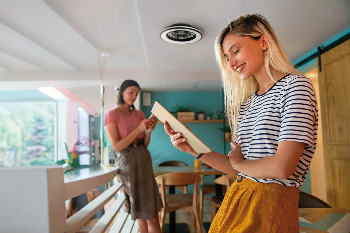 Deckenleuchte Havbris Mit Ventilator LED CCT: Einstellbare Farbtemperatur Und Luftstrom Für Perfekte Raumbeleuchtung 11 Deckenleuchte Havbris Mit Ventilator LED CCT: Einstellbare Farbtemperatur Und Luftstrom Für Perfekte Raumbeleuchtung – Bild 11