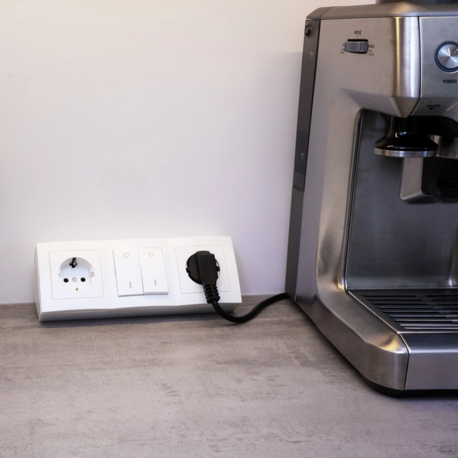 Steckdosenblock 22cm X 8cm Vadsø Aufbau, Weiß, 2-fach Schutzkontakt + Schalter 2 Steckdosenblock 22cm X 8cm Vadsø Aufbau, Weiß, 2-fach Schutzkontakt + Schalter – Bild 2